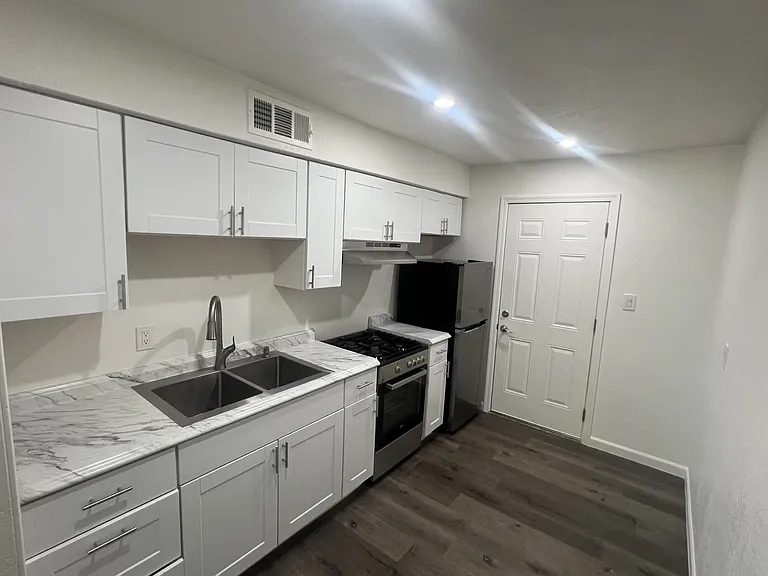 1325 N 48th St #2 — Photo 1