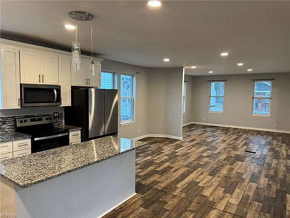 4th image of 606 Washington St