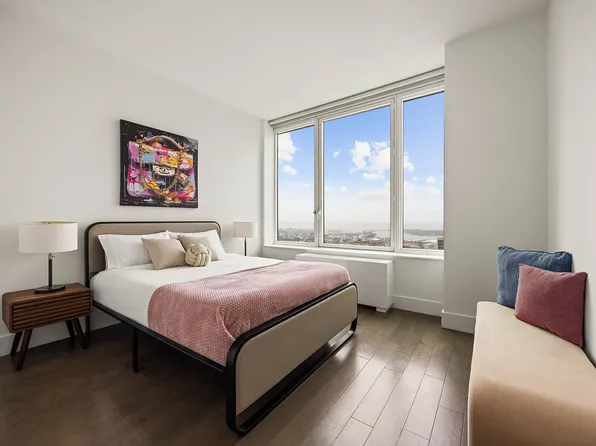 388 Bridge Street image 9 of 17