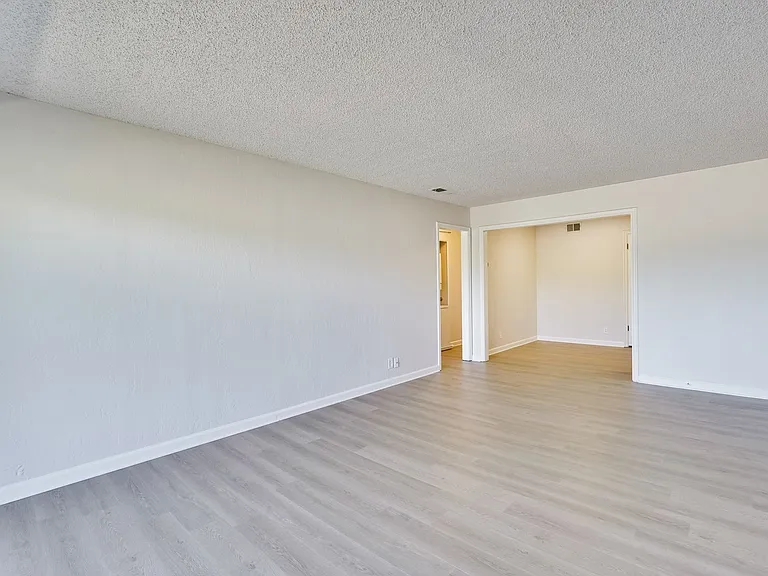 781 N Fair Oaks Ave #6 — Photo 5