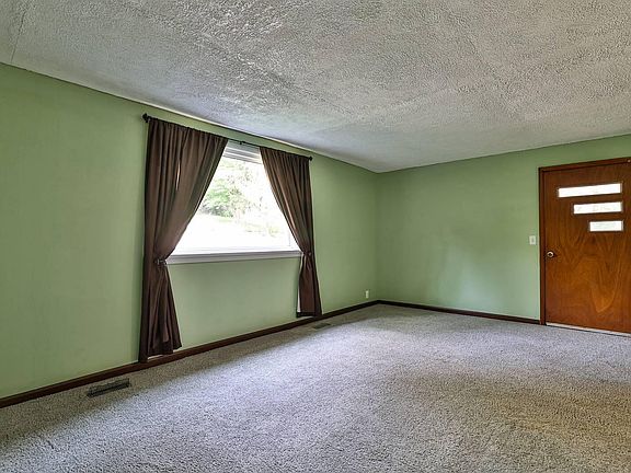 5th image of 960 N Hampton Rd