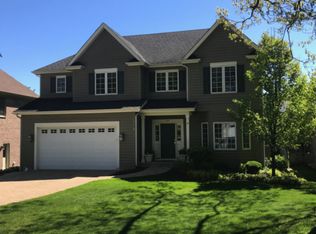 35 Oxford Ave, Clarendon Hills, IL 60514