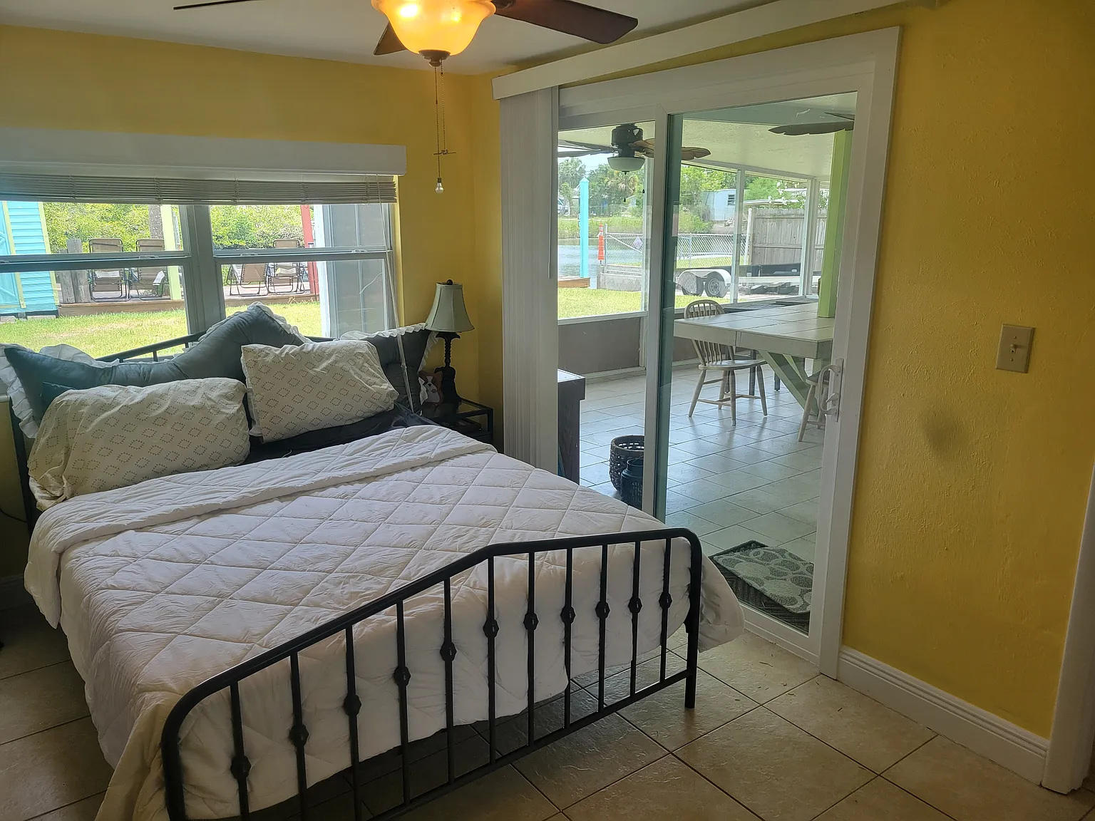 2 bed, 1.5 bath, 975 sqft, $2,400 — Photo 3