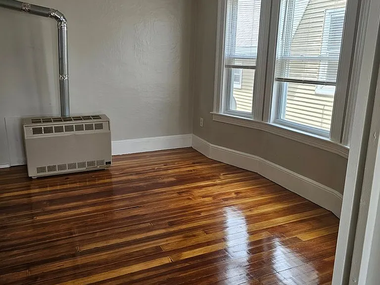 185 Grove St #187 — Photo 3