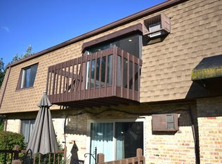 11608 Roberts St APT 8, Mokena, IL 60448