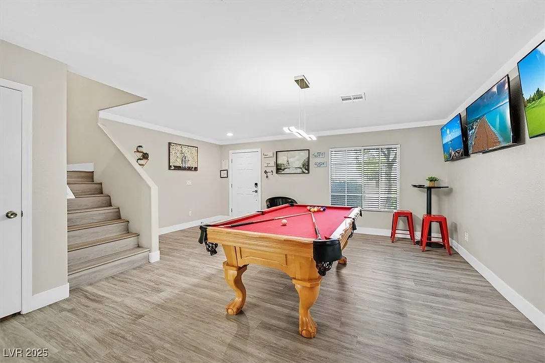 5 bed, 2.5 bath, 2529 sqft, $6,500 — Photo 2