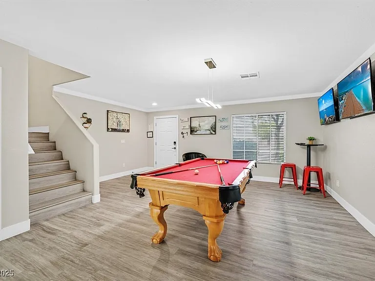 2735 Peekskill Ave — Photo 2