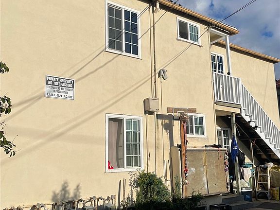 4th image of 7313 Bakman Ave