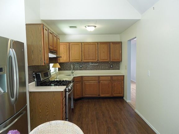 3rd image of 1 Carpenter Avenue Ext #1