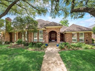 521 Evergreen Dr, Hurst, TX 76054