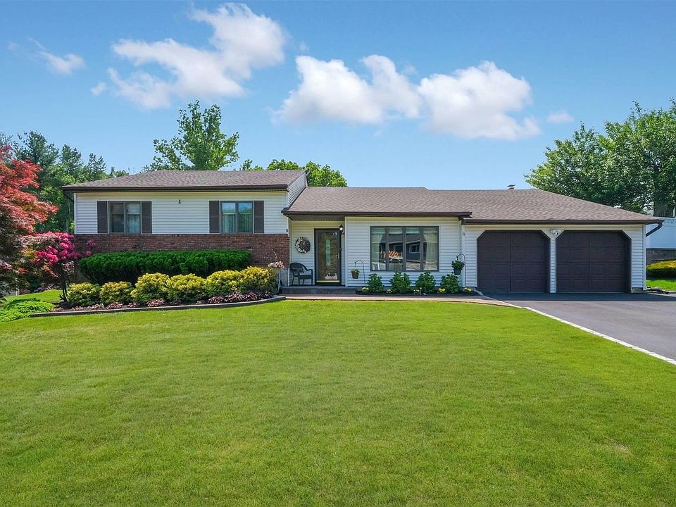1st image of 16 Heather Drive