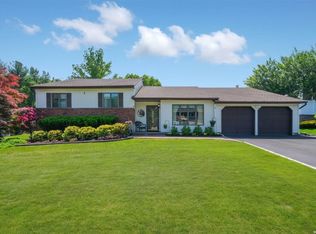 16 Heather Dr, Kings Park, NY 11754