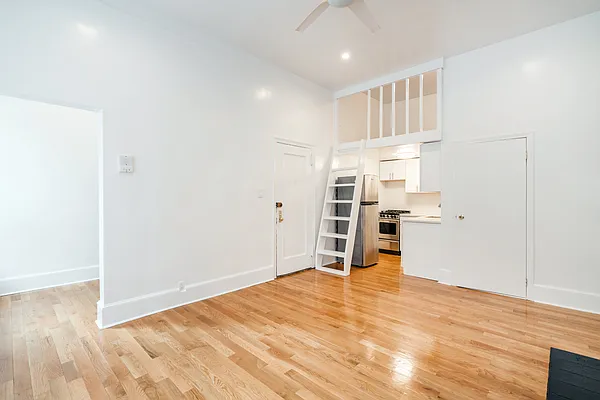 Rented by Compass | media 11