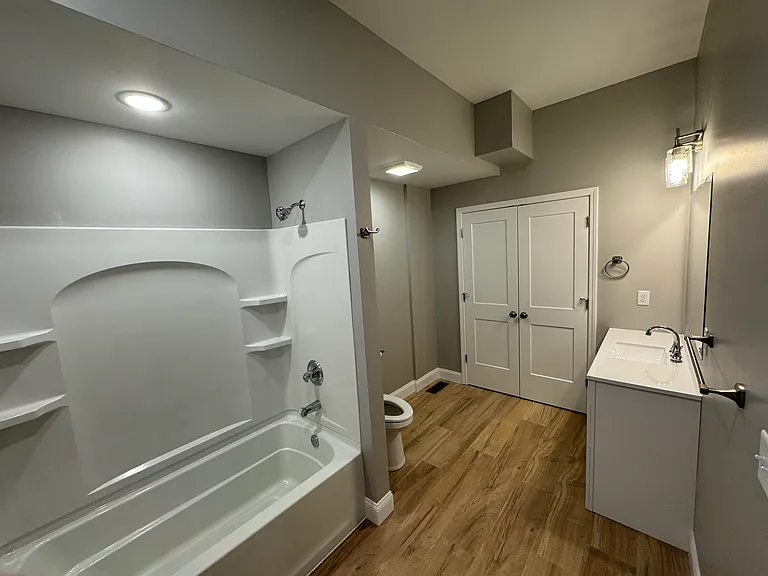 1407 E Market St #1 — Photo 5