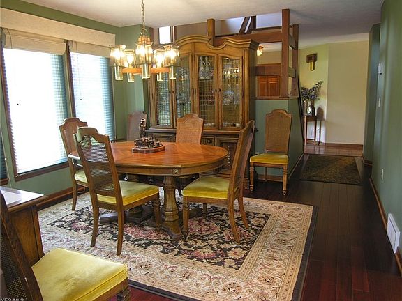 5th image of 296 Chestnut Ct