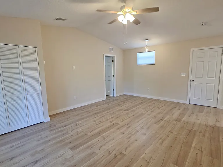 5325 Desoto Pl #B — Photo 13