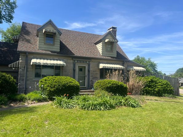 902 W William St, Champaign, IL 61821