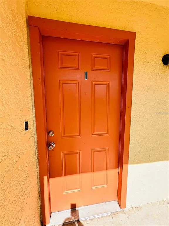 2 bed, 1.0 bath, 817 sqft, $1,100 — Photo 3