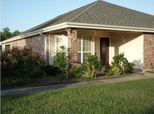 902 Anita Dr, Youngsville, LA 70592