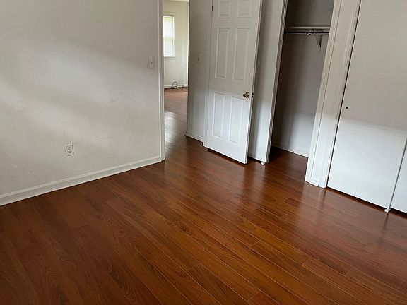 4th image of 1329 Hullview Ave #A