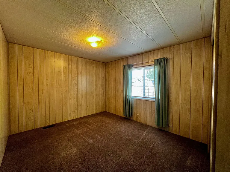 1402 Hickory Rd — Photo 12