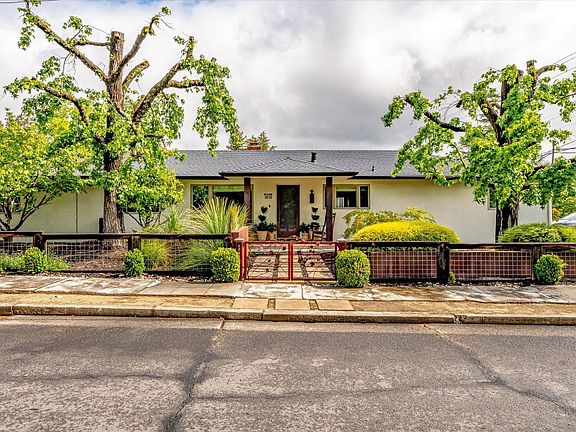 2nd image of 1610 Spring Mountain Road