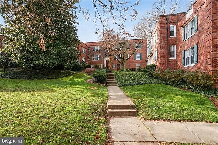 1758 N Rhodes St #6-339