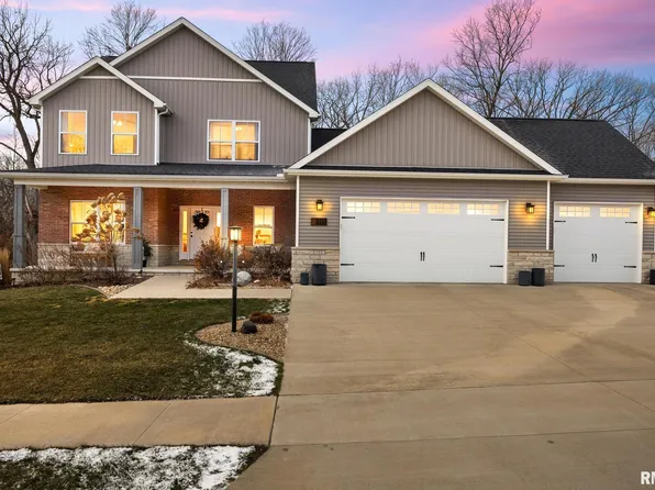 111 Rosemary Ln, Germantown Hills, IL 61548