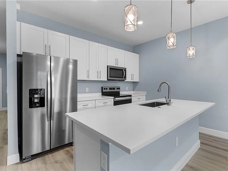 704 Broadway Ave #1 — Photo 4