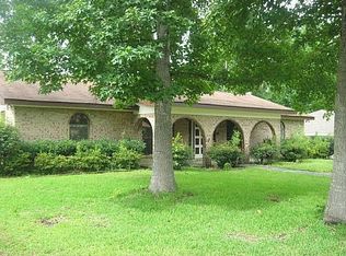 1203 Highland Dr, Picayune, MS 39466