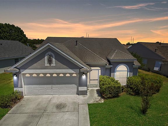 4th image of 3399 Santa Monica Dr