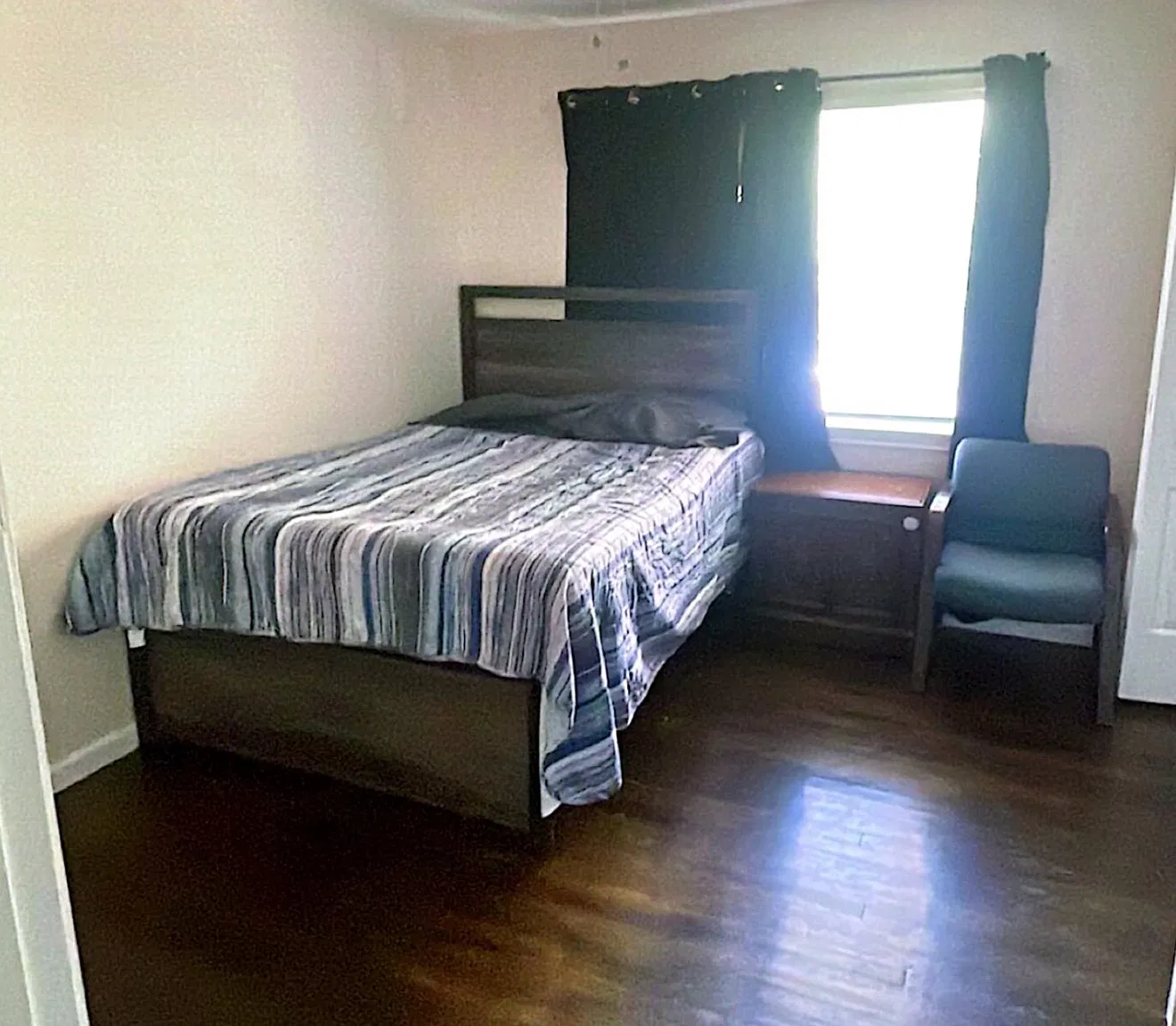 1351 Adelaide Dr — Photo 4