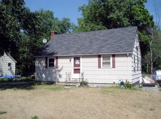 8 N Main St, Salem, NH 03079