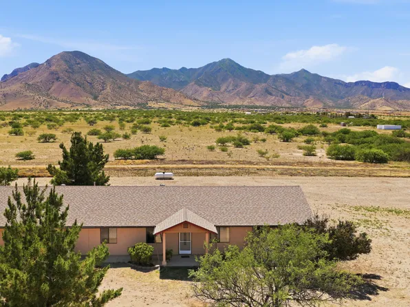 8011 E Chukar Valley Dr, Hereford, AZ 85615