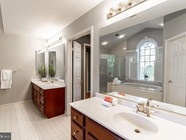 10117 Meyer Point Ter — Photo 8