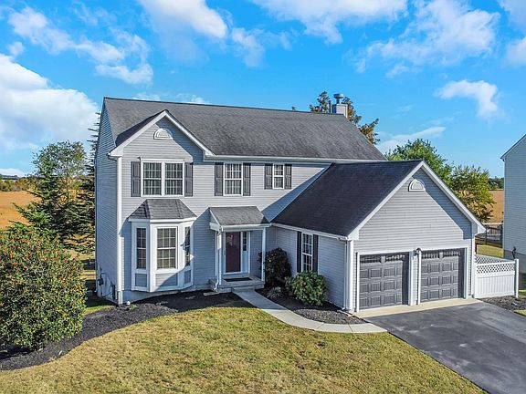 3rd image of 41 Mailly Dr