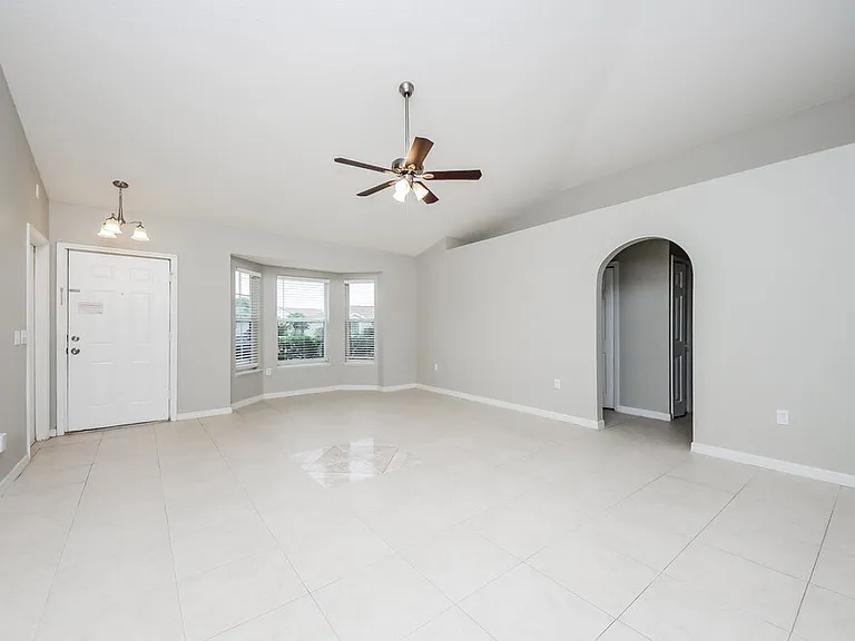 64 Bolton Ct — Photo 3