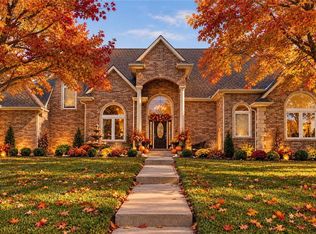 15586 Cedar Ln, Basehor, KS 66007