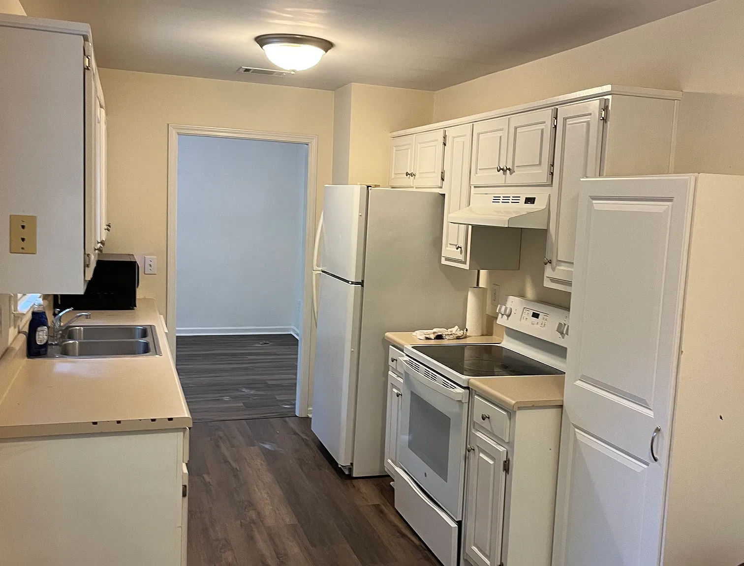 4 bed, 1750 sqft, $2,200 — Photo 3