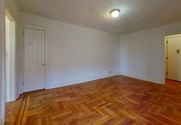 3rd image of 4306 46th St APT 6E