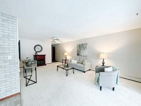 3rd image of 2720 Dale St N #102