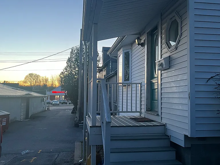 904 Main St — Photo 15
