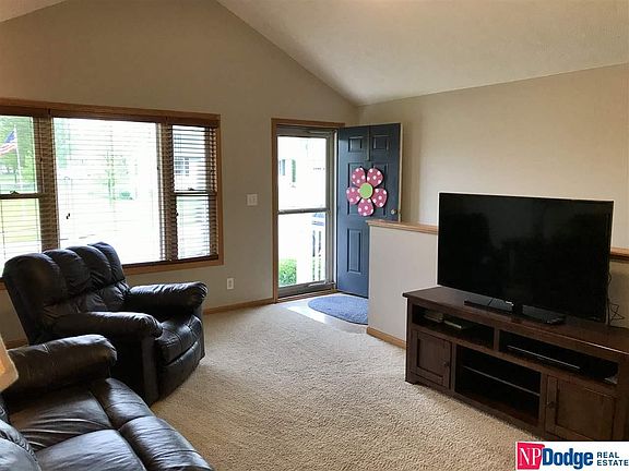 4th image of 980 Garden St