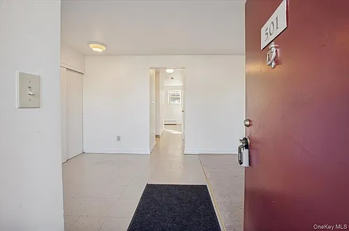 501 Maplewood Gdns Photo 1