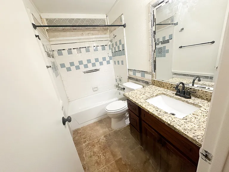3025 W Irma Ln — Photo 6