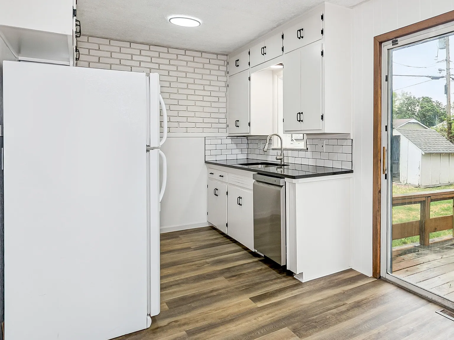 3 bed, 950 sqft, $1,275 — Photo 4