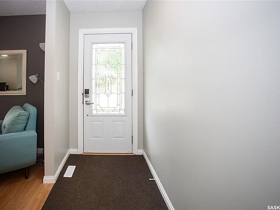 3rd image of 365 WATERLOO CRESCENT