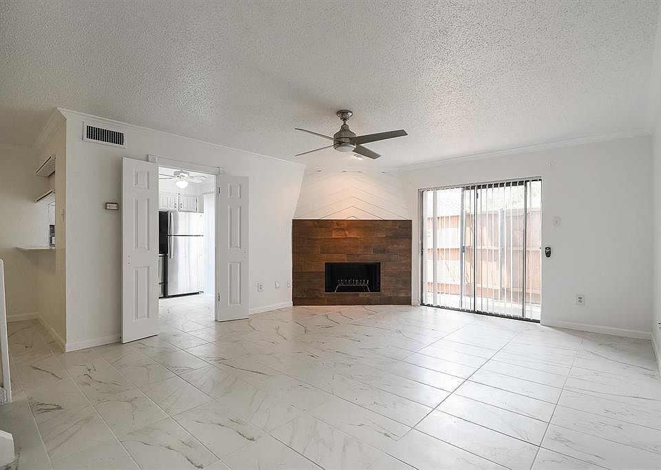 1st image of 851 Dublin Dr APT A