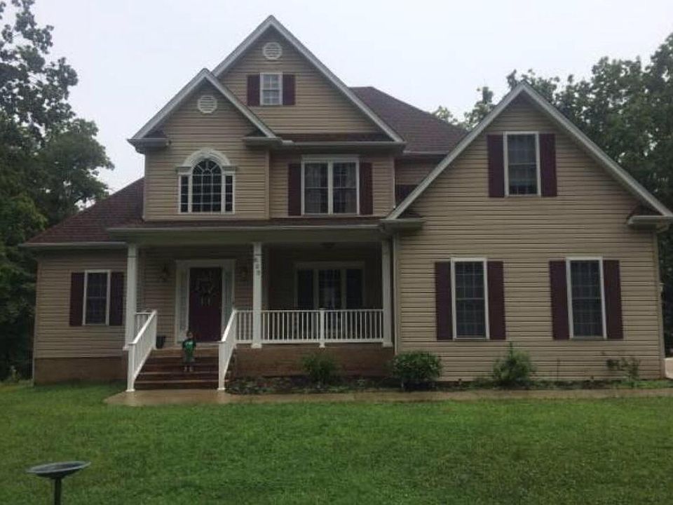 2nd image of 411 Willis Dr