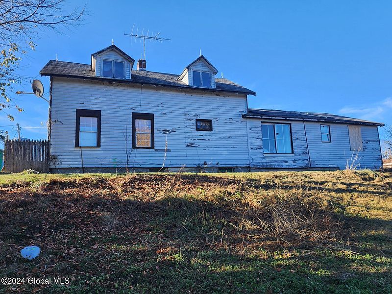 5th image of 185 Skinner Hill Road
